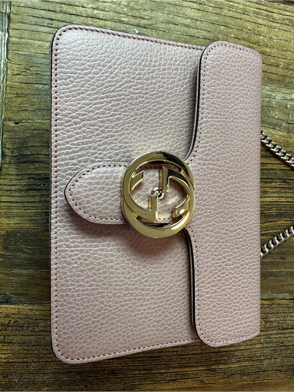 Gucci Pink Pebbled Leather Chain Crossbody Bag with Gold GG - Picture 14 of 16